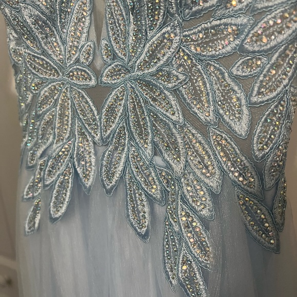 Windsor prom dress. Women’s, size 4. - Picture 3 of 3